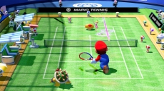 Review Mario Tennis: Ultra Smash: Wanneer Toad je een Mega Mushroom toegooit in Mega Battles groeit je personage en kan deze snoeihard slaan!