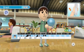 Bowlen op de Wii blijft gevaarlijk! Je wilt niet de bal, uh, Wii Remote door je TV gooien.